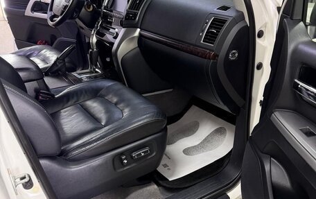 Toyota Land Cruiser 200, 2014 год, 3 950 000 рублей, 6 фотография