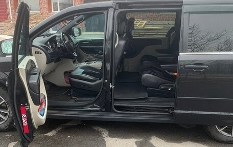 Dodge Caravan V, 2016 год, 2 450 000 рублей, 15 фотография