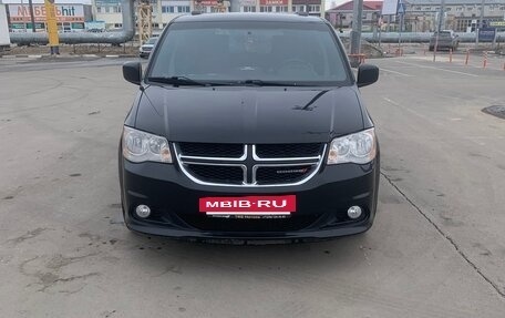 Dodge Caravan V, 2016 год, 2 450 000 рублей, 16 фотография