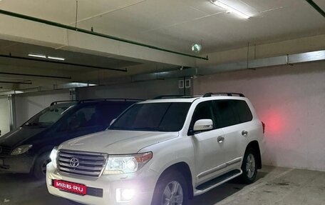 Toyota Land Cruiser 200, 2014 год, 3 950 000 рублей, 16 фотография