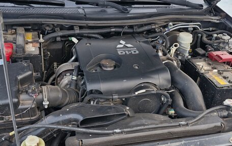 Mitsubishi Pajero Sport II рестайлинг, 2015 год, 2 175 000 рублей, 18 фотография