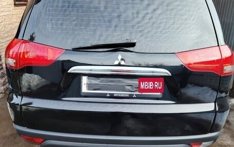 Mitsubishi Pajero Sport II рестайлинг, 2015 год, 2 200 000 рублей, 3 фотография