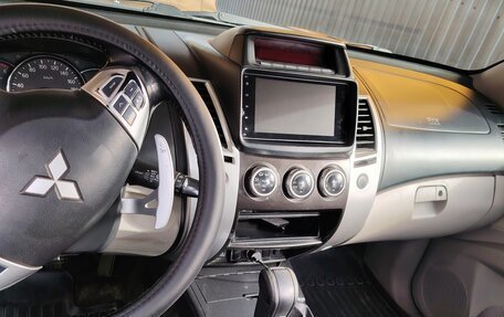 Mitsubishi Pajero Sport II рестайлинг, 2015 год, 2 200 000 рублей, 10 фотография