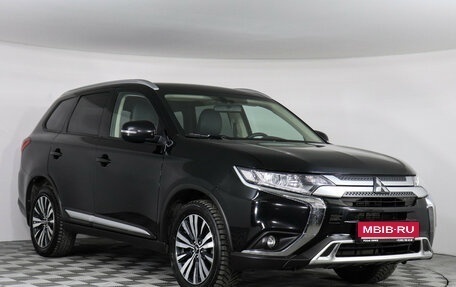 Mitsubishi Outlander III рестайлинг 3, 2021 год, 2 797 000 рублей, 3 фотография