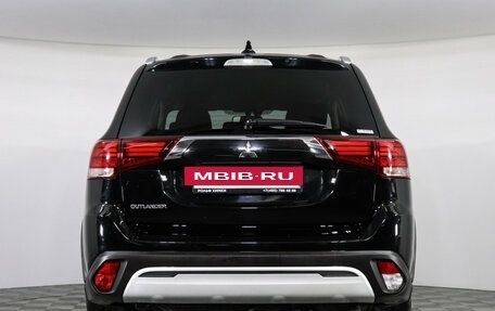 Mitsubishi Outlander III рестайлинг 3, 2021 год, 2 797 000 рублей, 6 фотография