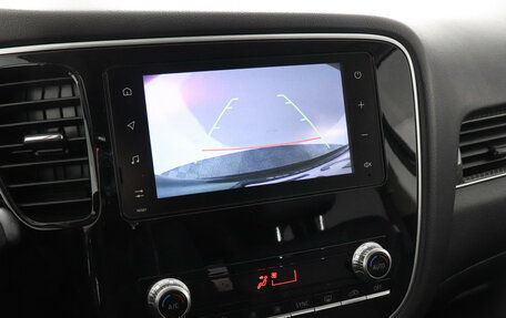 Mitsubishi Outlander III рестайлинг 3, 2021 год, 2 797 000 рублей, 13 фотография