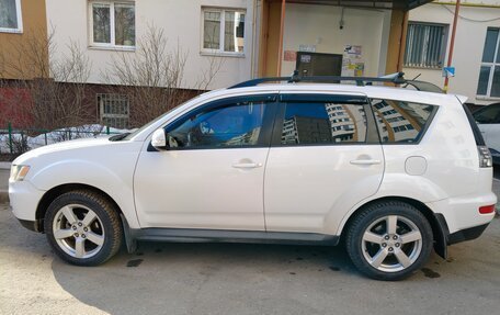 Mitsubishi Outlander III рестайлинг 3, 2010 год, 950 000 рублей, 3 фотография