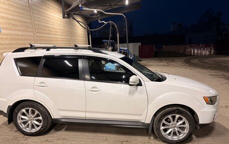 Mitsubishi Outlander III рестайлинг 3, 2010 год, 950 000 рублей, 2 фотография