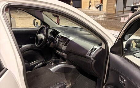 Mitsubishi Outlander III рестайлинг 3, 2010 год, 950 000 рублей, 8 фотография