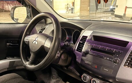 Mitsubishi Outlander III рестайлинг 3, 2010 год, 950 000 рублей, 7 фотография