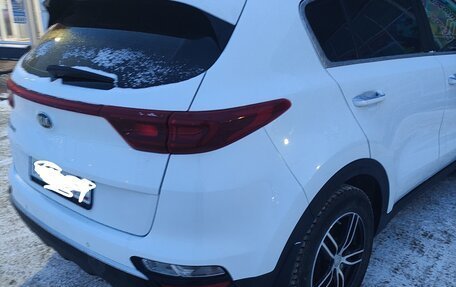 KIA Sportage IV рестайлинг, 2020 год, 2 600 000 рублей, 4 фотография
