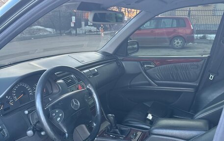 Mercedes-Benz E-Класс, 2001 год, 470 000 рублей, 9 фотография