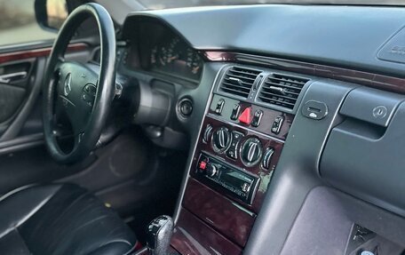 Mercedes-Benz E-Класс, 2001 год, 470 000 рублей, 10 фотография