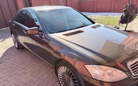 Mercedes-Benz S-Класс, 2009 год, 2 550 000 рублей, 2 фотография