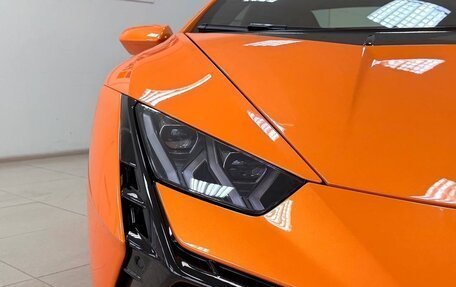 Lamborghini Huracán, 2024 год, 35 000 000 рублей, 4 фотография
