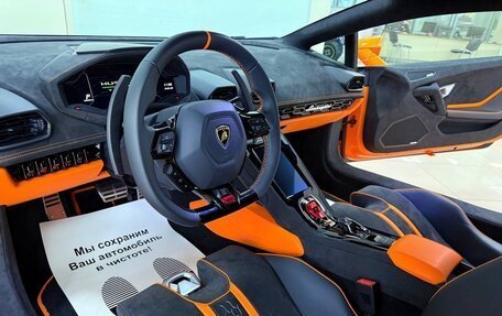 Lamborghini Huracán, 2024 год, 35 000 000 рублей, 11 фотография