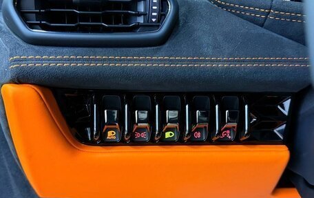 Lamborghini Huracán, 2024 год, 35 000 000 рублей, 20 фотография