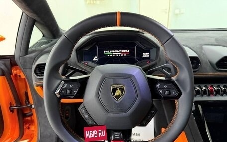 Lamborghini Huracán, 2024 год, 35 000 000 рублей, 16 фотография