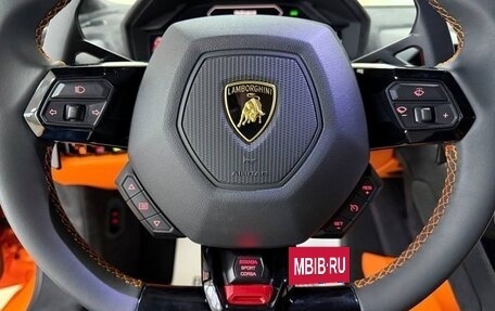 Lamborghini Huracán, 2024 год, 35 000 000 рублей, 17 фотография