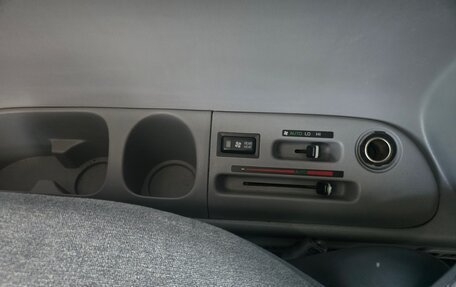 Toyota Regius, 1997 год, 1 500 000 рублей, 18 фотография