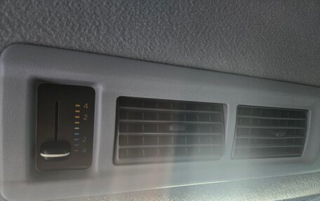 Toyota Regius, 1997 год, 1 500 000 рублей, 20 фотография