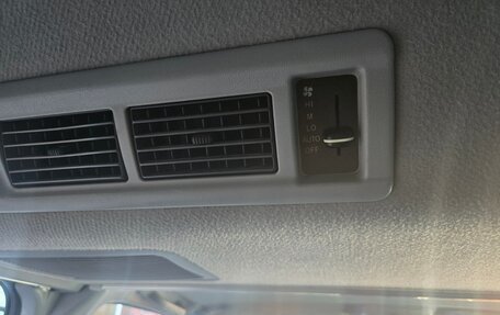 Toyota Regius, 1997 год, 1 500 000 рублей, 19 фотография