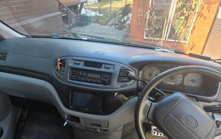 Toyota Regius, 1997 год, 1 500 000 рублей, 28 фотография