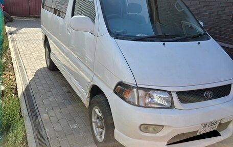 Toyota Regius, 1997 год, 1 500 000 рублей, 4 фотография