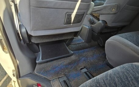 Toyota Regius, 1997 год, 1 500 000 рублей, 30 фотография