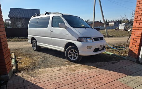 Toyota Regius, 1997 год, 1 500 000 рублей, 31 фотография
