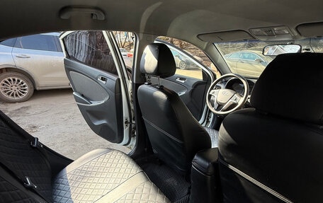 Hyundai Solaris II рестайлинг, 2013 год, 720 000 рублей, 4 фотография