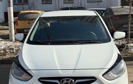 Hyundai Solaris II рестайлинг, 2013 год, 720 000 рублей, 11 фотография