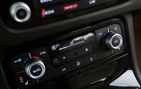 Volkswagen Touareg III, 2015 год, 3 490 444 рублей, 13 фотография