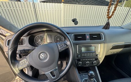 Volkswagen Jetta VI, 2014 год, 1 099 999 рублей, 2 фотография