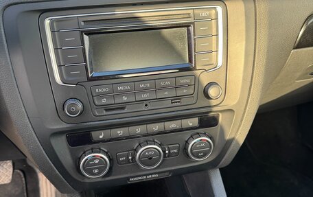 Volkswagen Jetta VI, 2014 год, 1 099 999 рублей, 5 фотография