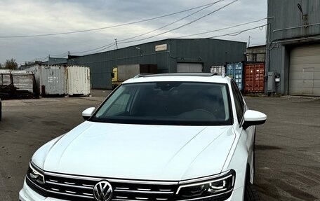 Volkswagen Tiguan II, 2019 год, 2 730 000 рублей, 3 фотография