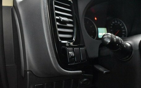 Mitsubishi Outlander III рестайлинг 3, 2016 год, 1 925 000 рублей, 8 фотография