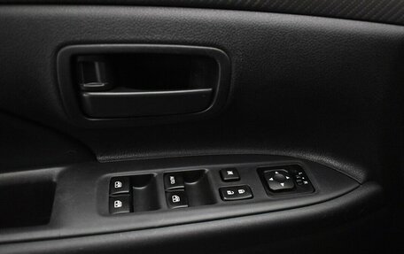 Mitsubishi Outlander III рестайлинг 3, 2016 год, 1 925 000 рублей, 9 фотография