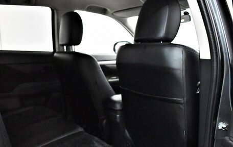 Mitsubishi Outlander III рестайлинг 3, 2016 год, 1 925 000 рублей, 11 фотография