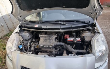 Toyota Yaris III рестайлинг, 2007 год, 550 000 рублей, 8 фотография