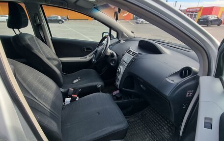 Toyota Yaris III рестайлинг, 2007 год, 550 000 рублей, 11 фотография