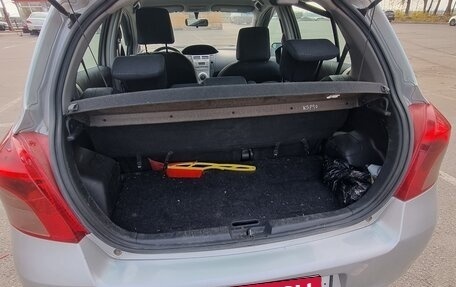 Toyota Yaris III рестайлинг, 2007 год, 550 000 рублей, 12 фотография