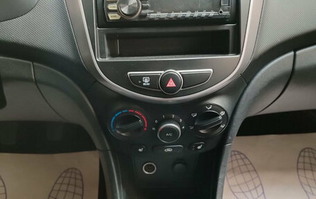 Hyundai Solaris II рестайлинг, 2015 год, 959 000 рублей, 13 фотография