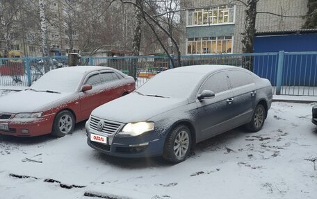 Volkswagen Passat B6, 2006 год, 600 000 рублей, 26 фотография