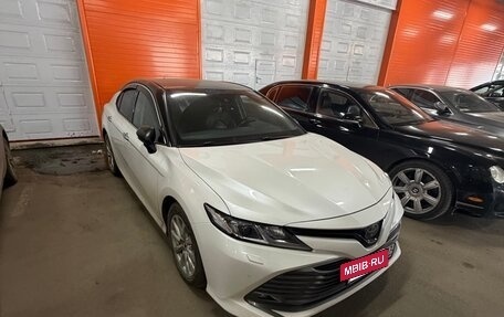 Toyota Camry, 2019 год, 2 250 000 рублей, 2 фотография