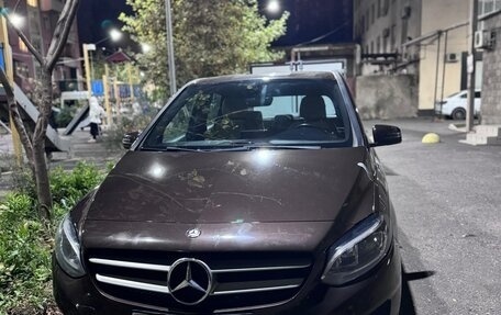 Mercedes-Benz B-Класс, 2015 год, 1 440 000 рублей, 4 фотография