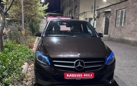 Mercedes-Benz B-Класс, 2015 год, 1 440 000 рублей, 1 фотография