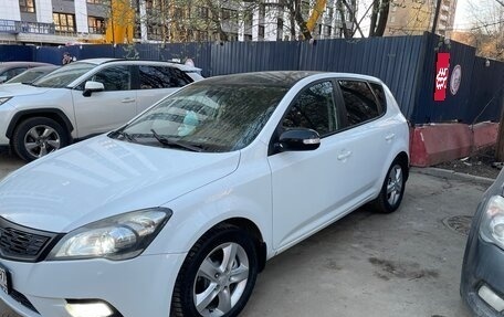 KIA cee'd I рестайлинг, 2010 год, 850 000 рублей, 5 фотография