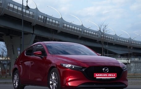 Mazda 3, 2019 год, 2 300 000 рублей, 2 фотография
