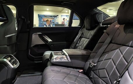 BMW 7 серия, 2025 год, 18 530 000 рублей, 17 фотография